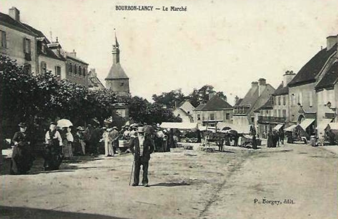 Bourbon-Lancy (Saône-et-Loire) Le marché CPA