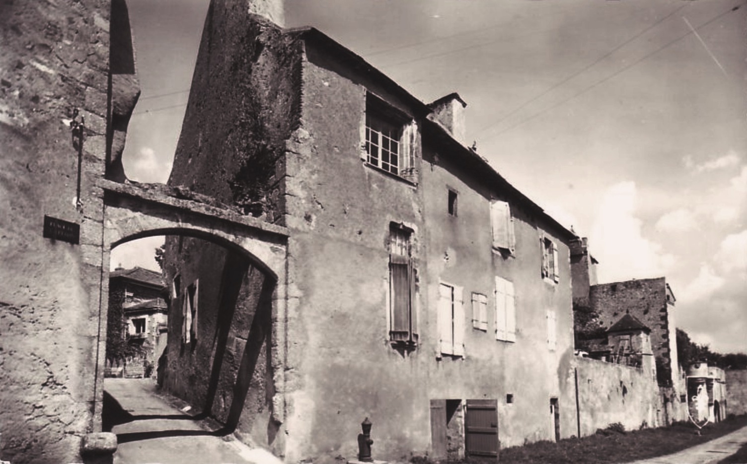 Bourbon-Lancy (Saône-et-Loire) Les remparts CPA