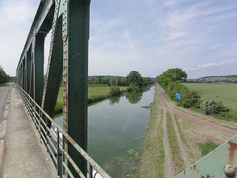 Bourg-et-Comin (Aisne) Canal de l'Oise à l'Aisne