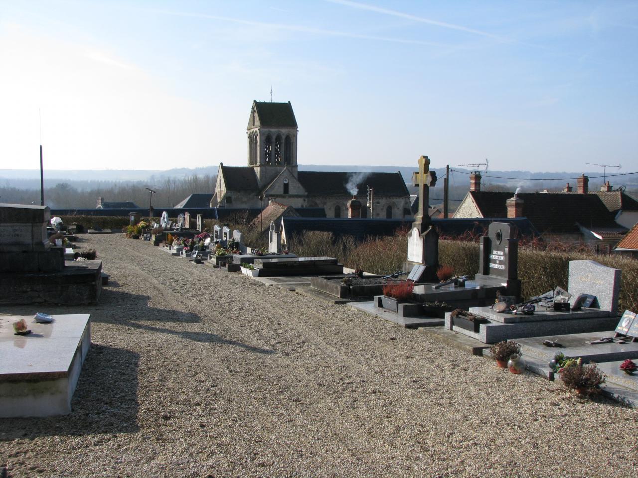 Bourg-et-Comin (Aisne) cimetière en 2009