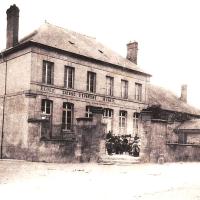 Bourg-et-Comin (Aisne) CPA Ecole