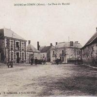 Bourg-et-Comin (Aisne) CPA La place du marché