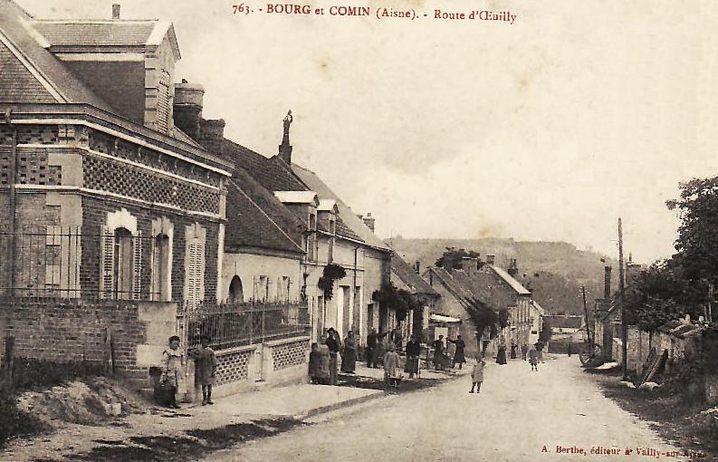 Bourg-et-Comin (Aisne) CPA Route d'Oeuilly