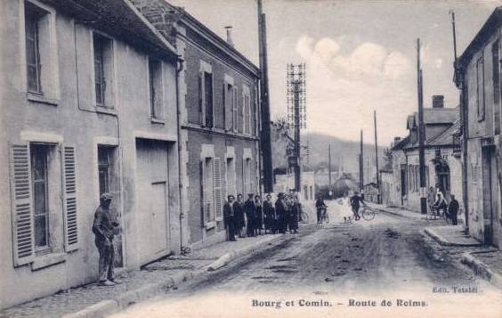 Bourg-et-Comin (Aisne) CPA Route de Reims