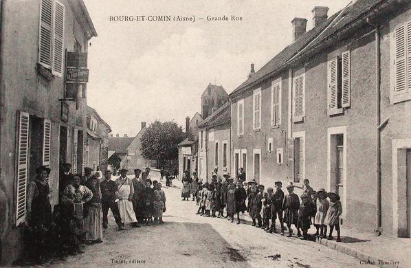 Bourg-et-Comin (Aisne) CPA Grande rue