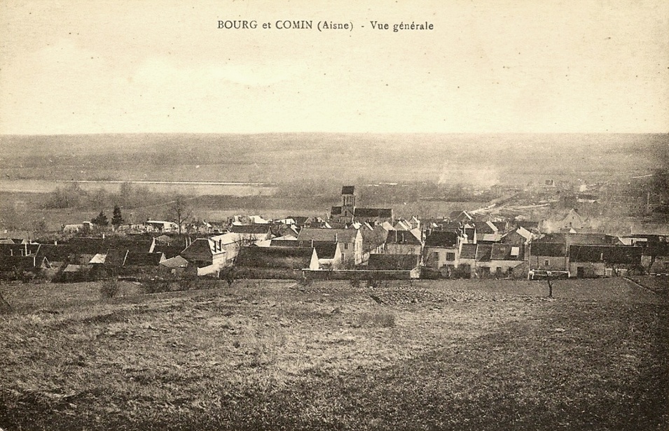 Bourg-et-Comin (Aisne) CPA Vue générale