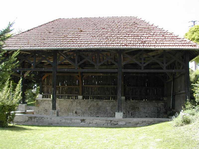 Bourg-et-Comin (Aisne) Lavoir