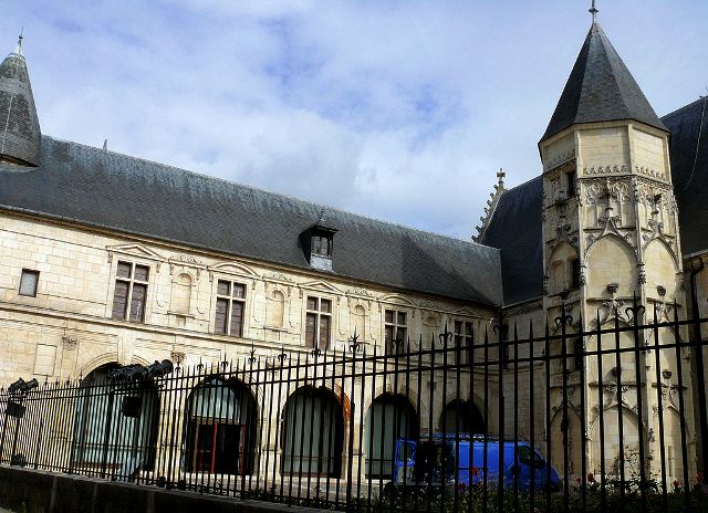 Bourges (18) L'Hôtel des Echevins