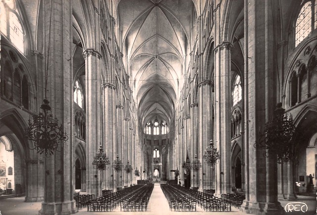 Bourges (18) La cathédrale Saint-Etienne CPA