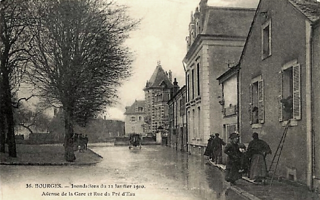Bourges (18) Les inondations de 1910 CPA