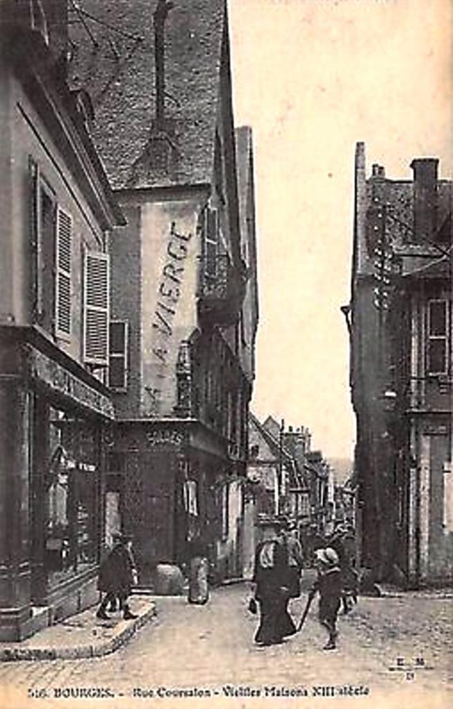 Bourges (Cher) La rue Coursalon CPA