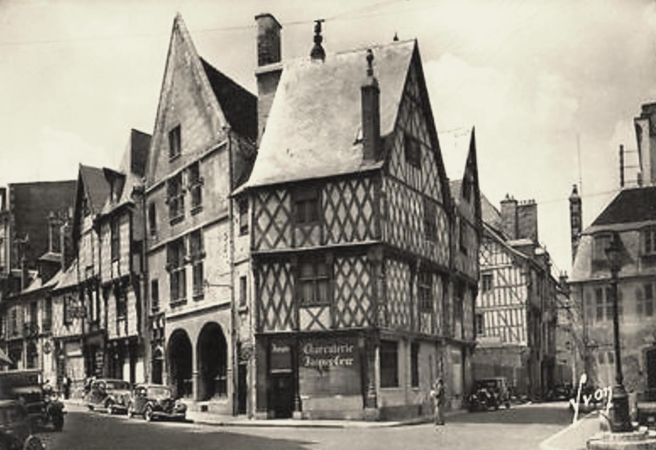 Bourges (Cher) Vieilles maisons à pans de bois CPA