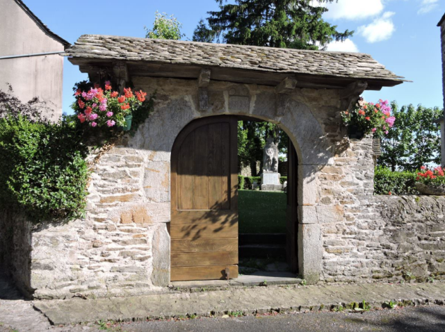 L'entrée du parc de l'église