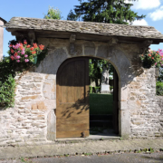 L'entrée du parc de l'église
