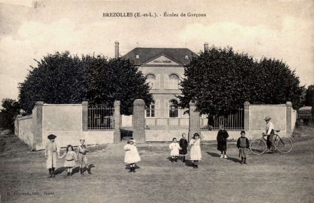 Brézolles (28) L'école de garçons CPA