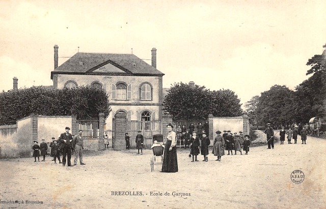 Brézolles (28) L'école de garçons CPA