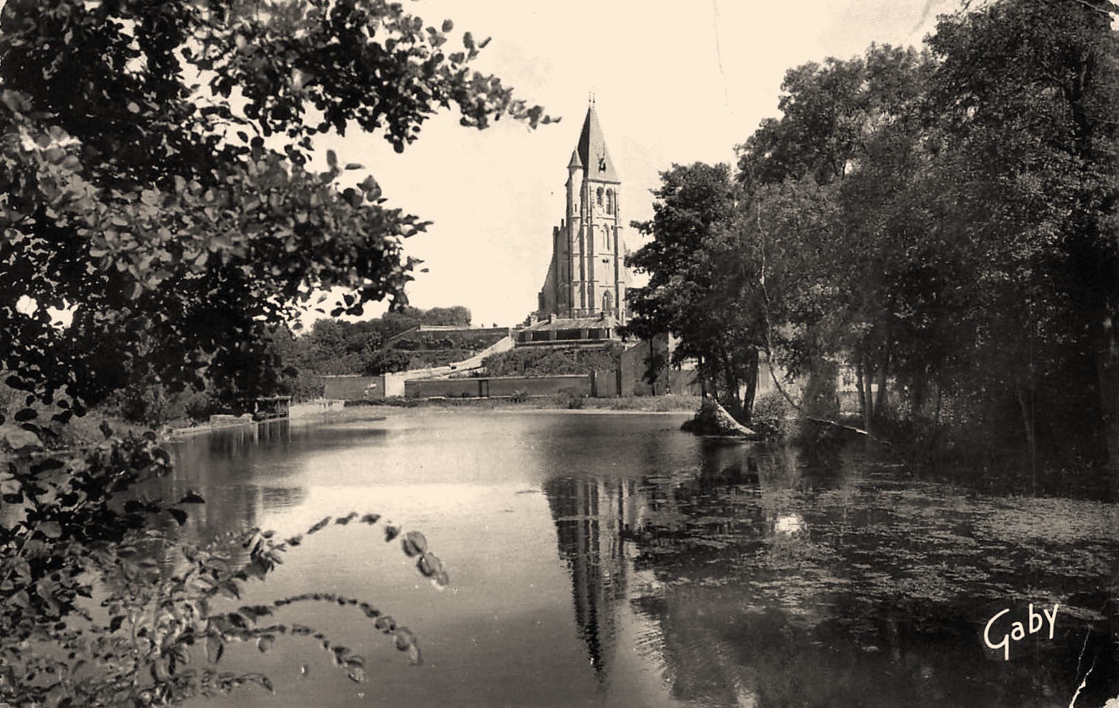 Brézolles (28) L'église CPA