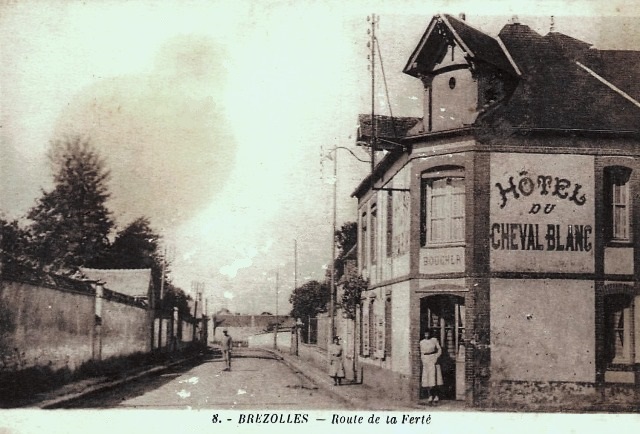 Brézolles (28) L'Hôtel du Cheval Blanc CPA