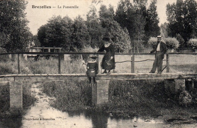 Brézolles (28) La passerelle CPA