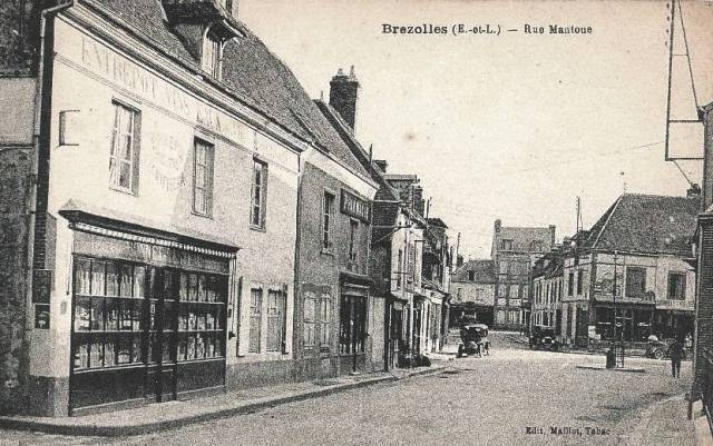 Brézolles (28) La rue Mantoue CPA