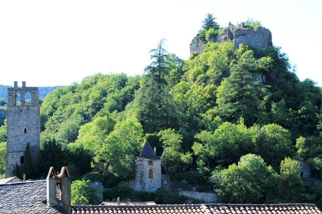 Les ruines du château féodal