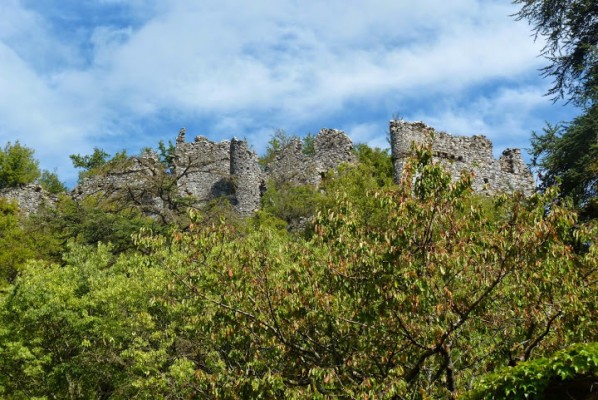 Les ruines du château féodal