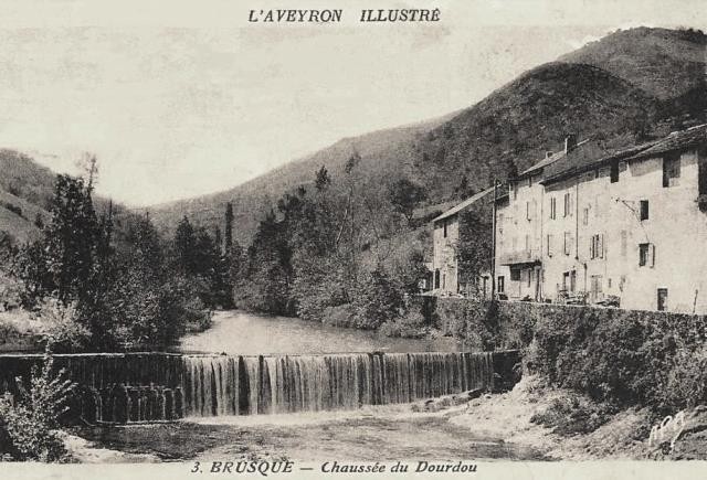 Brusque aveyron cpa dourdou la chaussee