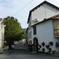 Dans le village