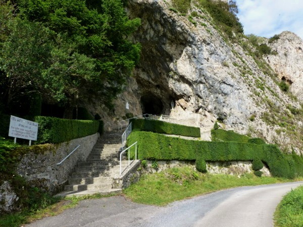 Brusque aveyron grotte des baumes de mme rivemale