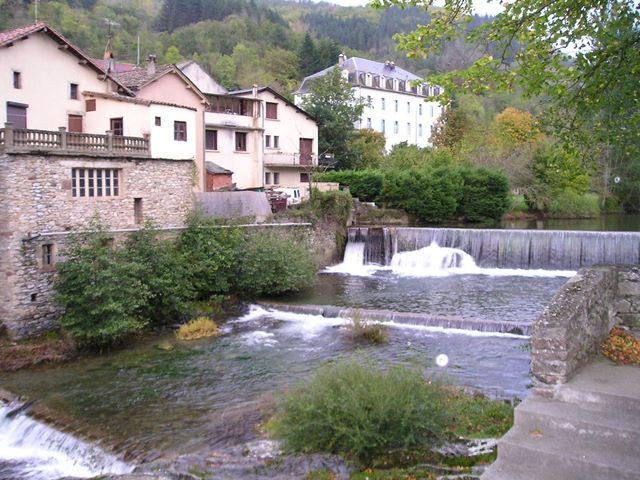 Brusque aveyron le village