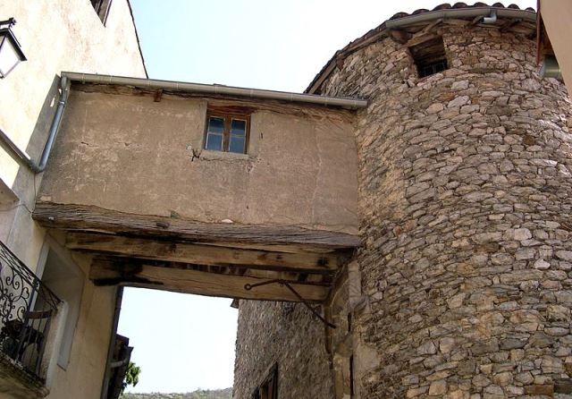 Brusque aveyron maison carriere