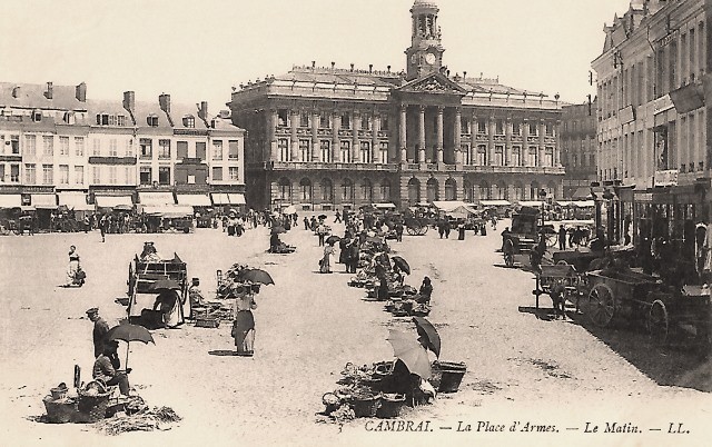 Cambrai 59 la place d armes cpa