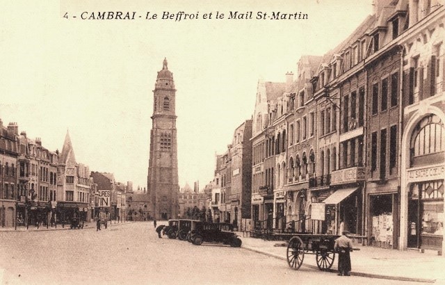 Cambrai 59 le beffroi et le mail saint martin cpa