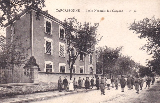 L' école de garçons (cpa)