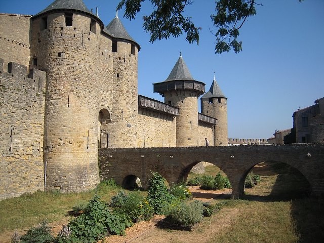 L'entrée du château comtal