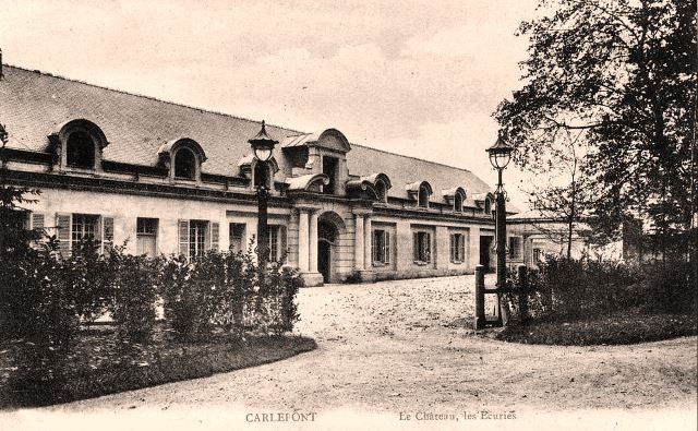 Carlepont 60 le chateau avant 1914 les ecuries cpa