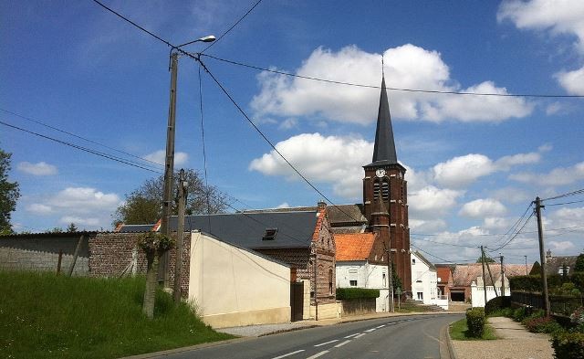 Cauroir 59 la rue de la paix et l eglise