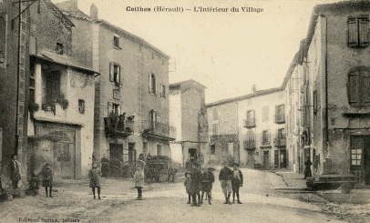 Dans le village, cpa