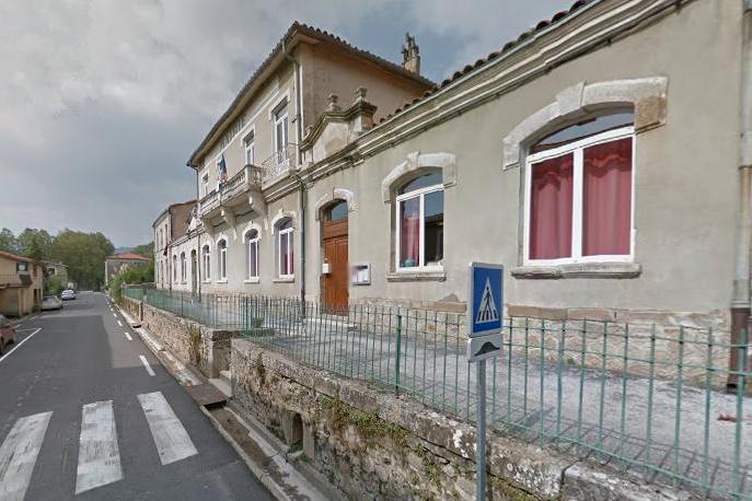 Ceilhes-et-Rocozels (Hérault) La mairie et les écoles