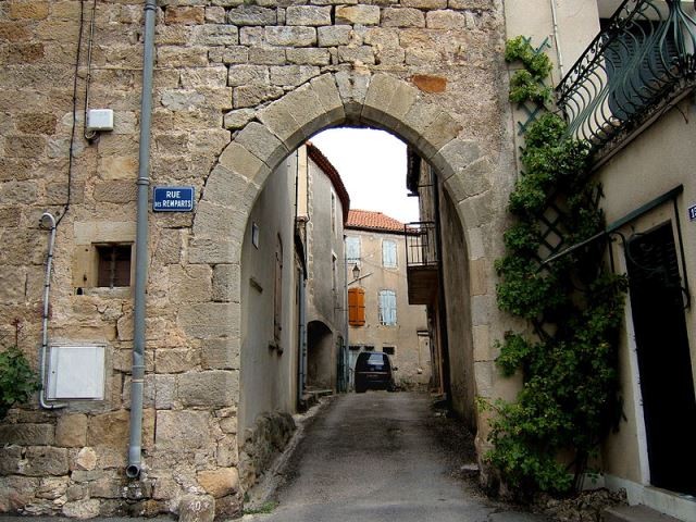 La porte de l enceinte