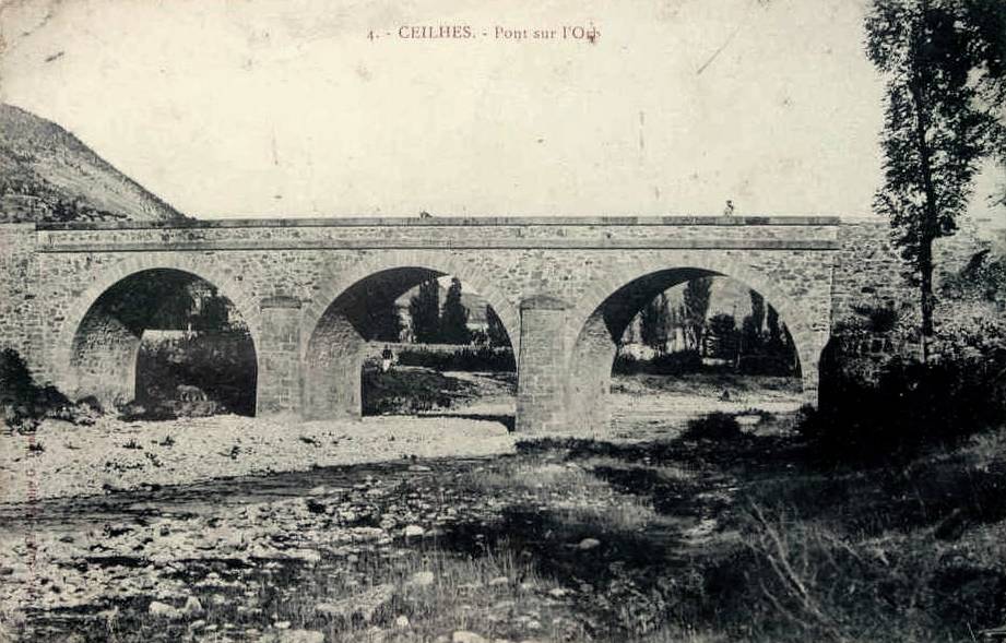 Ceilhes-et-Rocozels (Hérault) Le pont roman CPA 