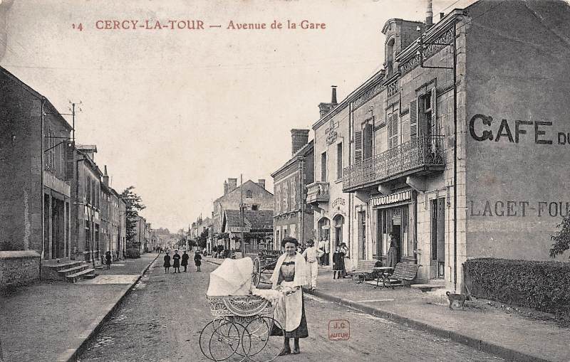 Cercy-la-Tour (Nièvre) L'avenue de la gare CPA