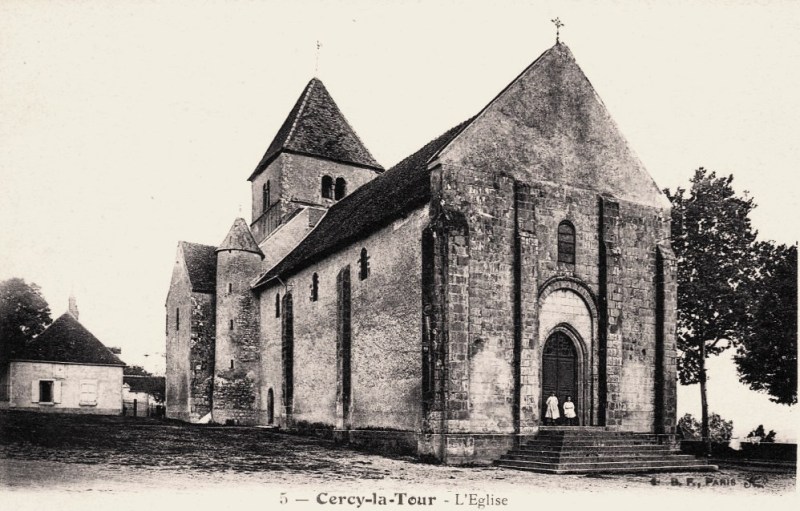 Cercy-la-Tour (Nièvre) L'église Saint Pierre CPA