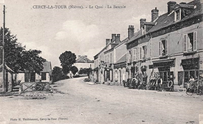 Cercy-la-Tour (Nièvre) La bascule CPA