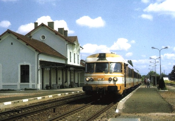 Cercy-la-Tour (Nièvre) La gare vers 1960 CPA