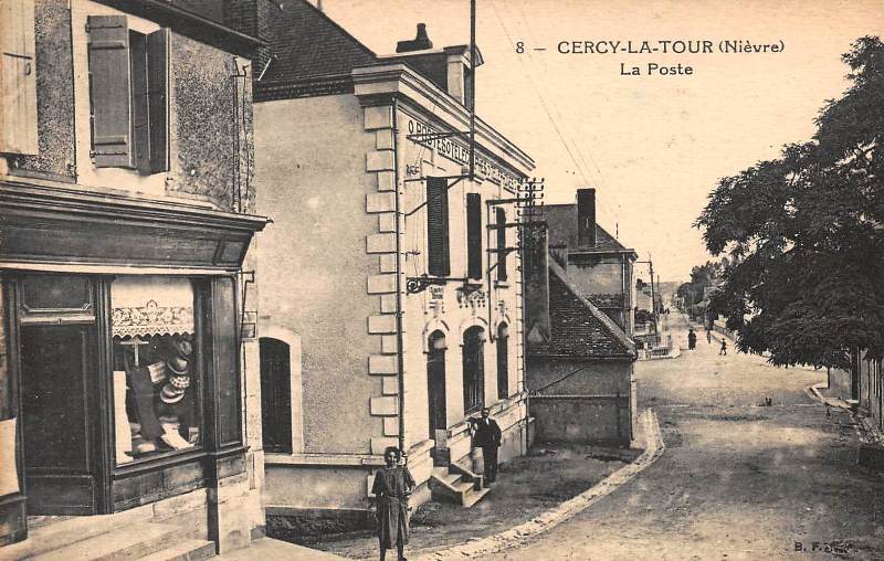 Cercy-la-Tour (Nièvre) Le bureau de Poste CPA