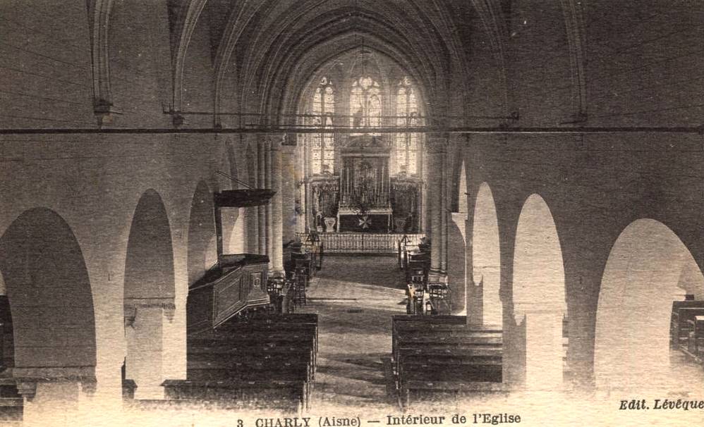 Charly-sur-Marne (Aisne) CPA Eglise intérieur