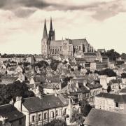 Chartres (28) La cathédrale, vue aérienne CPA