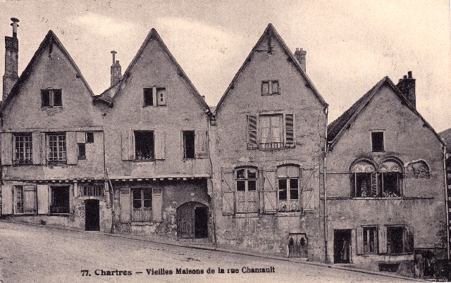 Chartres (28) Les vieilles maisons rue Chantault CPA