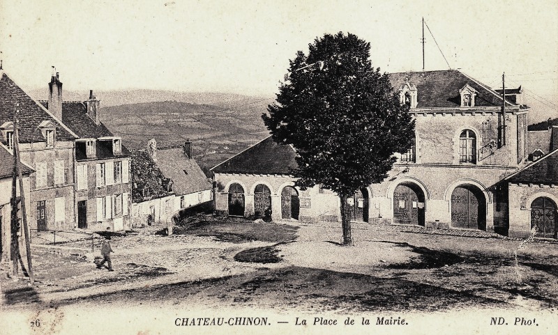 Château-Chinon (Nièvre) L'ancien Hôtel de Ville CPA